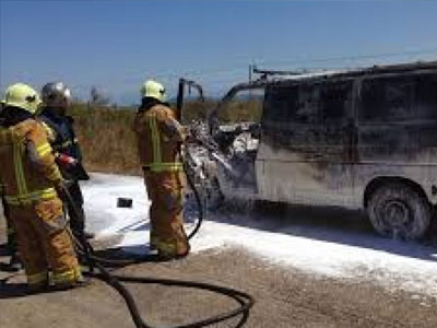 Ασθενοφόρο άρπαξε φωτιά καθώς μετέφερε ασθενή