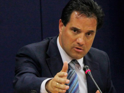 Άδωνις Γεωργιάδης: «Έβαλαν γκαζάκια στο βιβλιοπωλείο μου»