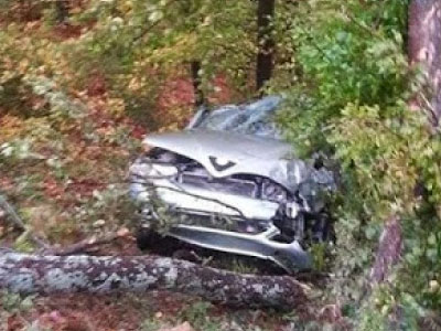 Απίστευτο: Έπεσε με το αμάξι σε γκρεμό 200 μέτρων και βγήκε αλώβητος