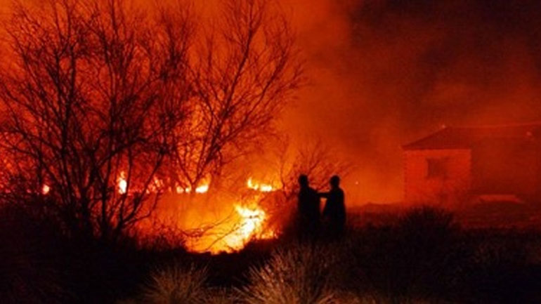 Ηράκλειο: Ολονύχτια μάχη με τις φλόγες με αντίπαλο τον άνεμο