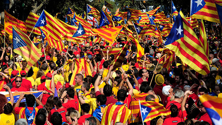 Μονομερή ανακήρυξη της ανεξαρτησίας της Καταλονίας εξετάζουν οι αυτονομιστές