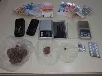 Δύο συλλήψεις στη Λευκίμμη για διακίνηση ηρωίνης