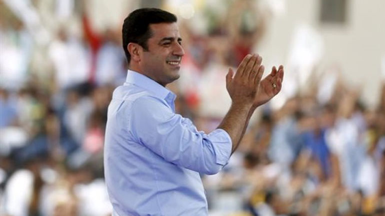 Κοινή νίκη της Αριστεράς η επιτυχία του φιλοκουρδικού κόμματος