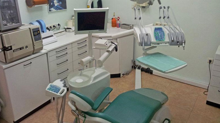 «Πολυτέλεια» η επίσκεψη στον οδοντίατρο για τους Έλληνες