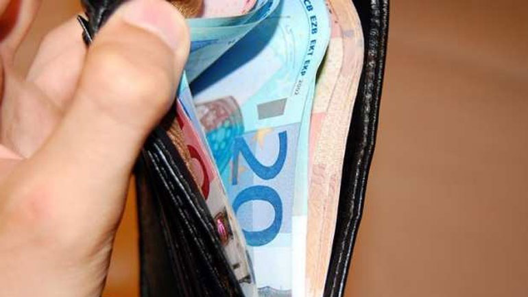 Βρήκε πορτοφόλι με 600 ευρώ και το παρέδωσε στον ιδιοκτήτη του