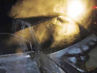 Ηράκλειο: Πυρκαγιά σε πυλωτή τα έκανε όλα στάχτη