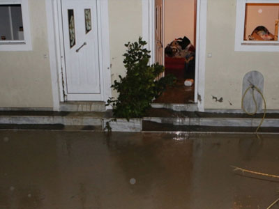 Ρόδος: Πλημμυροπαθείς προσέφυγαν εναντίον τράπεζας και ασφαλιστικής