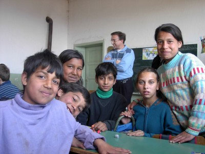 Σερβία: «Νομικά αόρατοι» παραμένουν πολλοί Ρομά