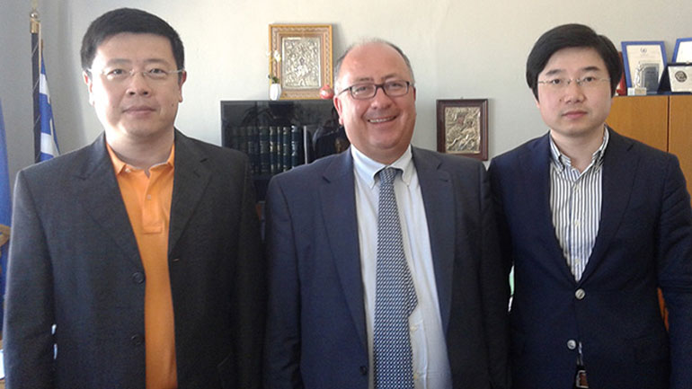 Επίσκεψη του Κινέζου πρέσβη στον Δήμαρχο Θήρας για τον τουρισμό