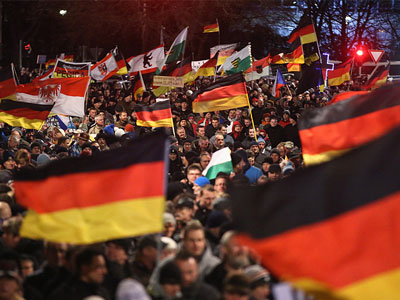 Γερμανία: Χιλιάδες διαδήλωσαν ενάντια στο Ισλάμ