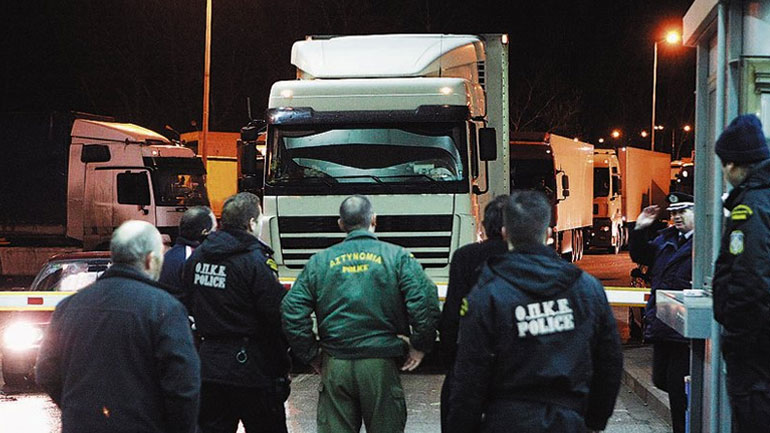 Φιάσκο η κομπίνα μαμούθ στα τελωνεία – Απαλλάχθηκαν όλοι με βούλευμα