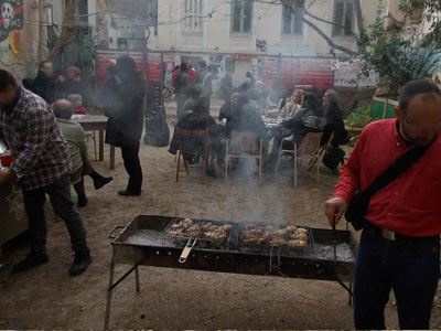 «Οι καταλήψεις των άδειων κτιρίων δεν είναι ούτε αθώες ούτε ένοχες, είναι δίκαιες»