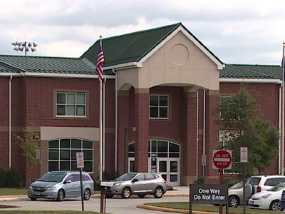 Βιρτζίνια: Δάσκαλος της έκοψε τα μαλλιά και βρέθηκε στο τμήμα