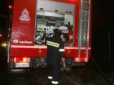 Επίθεση με γκαζάκια στα γραφεία της Χ.Α. στο Μαρούσι