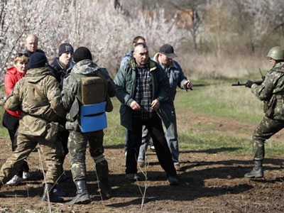 Μέρκελ-Ολάντ: Άμεση κατάπαυση του πυρός στην ανατολική Ουκρανία
