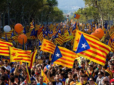 Πάνω από δύο εκατομμύρια πολίτες στο δημοψήφισμα της Καταλονίας Πάνω από δύο εκατομμύρια πολίτες στο δημοψήφισμα της Καταλονίας