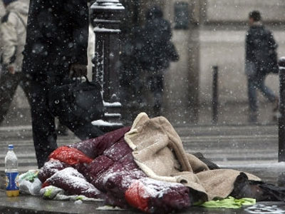 Γαλλία: Τουλάχιστον πέντε άστεγοι υπέκυψαν από το ψύχος