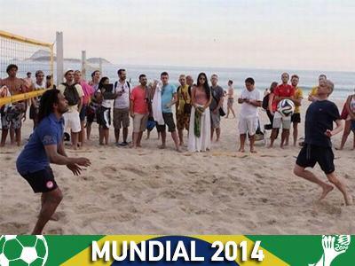 Καρεμπέ-Βενγκέρ: Ξεδίπλωσαν το ταλέντο τους στην παραλία