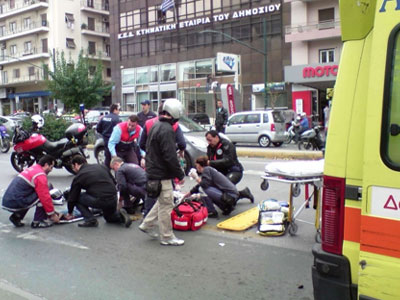 Πάτρα: Ιδιώτες ανέλαβαν τη μεταφορά ασθενών με ασθενοφόρα