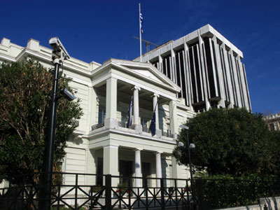 ΥΠΕΞ: Διαψεύδει δημοσίευμα για σχέσεις του Ν. Κοτζιά με Ρώσο καθηγητή