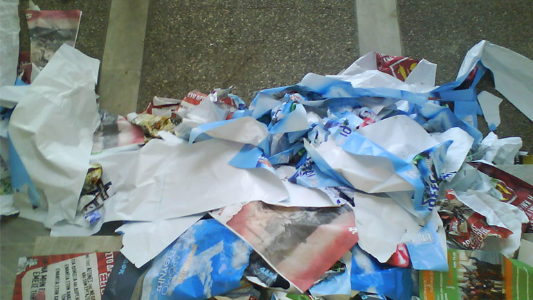 Σαντορίνη: Αποδίδει η εκστρατεία κατά της αφισορύπανσης