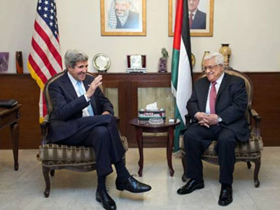 Πιέζει τον Αμπάς ο Κέρι για την επίτευξη της ειρηνευτικής συμφωνίας