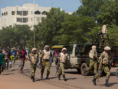 Μπουρκίνα Φάσο: Ο στρατός παραδίδει την εξουσία σε προσωρινή κυβέρνηση