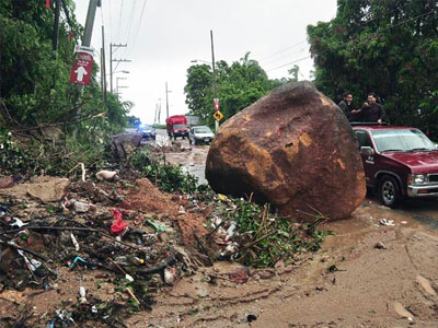 Πλησιάζουν τους 100 οι νεκροί από τη θεομηνία στο Μεξικό Πλησιάζουν τους 100 οι νεκροί από τη θεομηνία στο Μεξικό