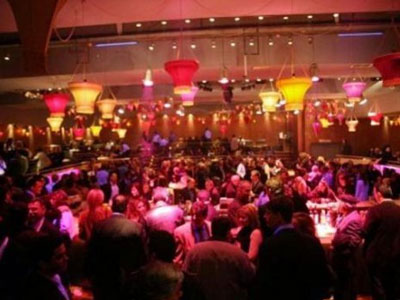 Δράμα: Απέτυχε να βιάσει τη σερβιτόρα και έκανε «λίμπα» το μαγαζί