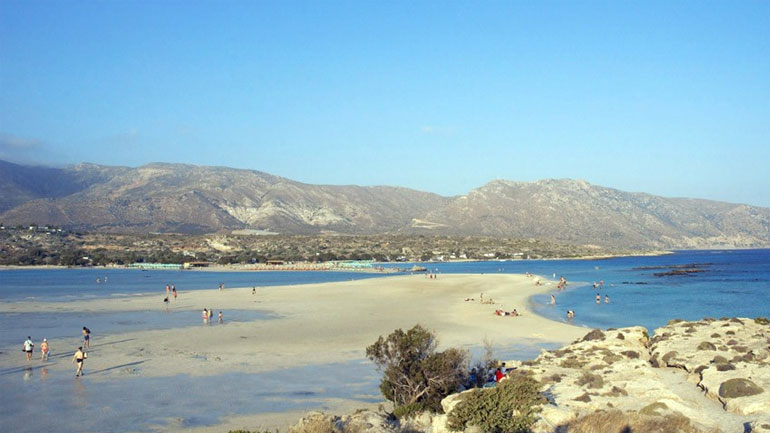 Χανιά: «Σολομώντεια λύση» από τον Ειρηνοδίκη για το Ελαφονήσι