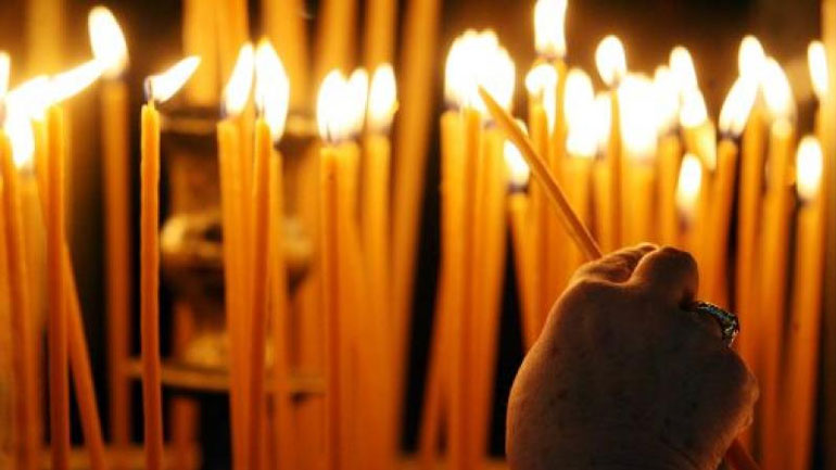 Έρευνα: Μειώθηκε το ποσοστό των Ελλήνων που πιστεύουν στο Θεό