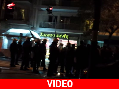 Ένταση ανάμεσα σε εργαζόμενους και ΜΑΤ στον «Φούρνο του Λάμπρου»