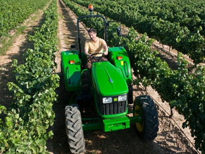 Αγρότες στην Κρήτη ψάχνουν τρόπους για να νομιμοποιήσουν μετανάστες Αγρότες στην Κρήτη ψάχνουν τρόπους για να νομιμοποιήσουν μετανάστες