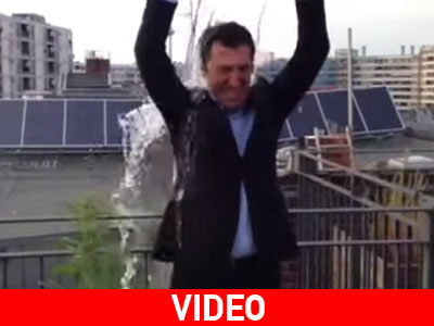 Πολιτικός στη Γερμανία έκανε το Ice Bucket Challenge δίπλα σε γλάστρα με κάνναβη Πολιτικός στη Γερμανία έκανε το Ice Bucket Challenge δίπλα σε γλάστρα με κάνναβη