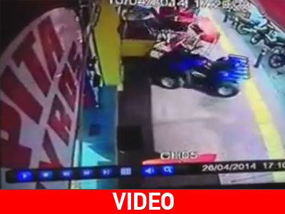 Ηράκλειο: Ανεξέλεγκτη γουρούνα πέφτει σε καφετέρια