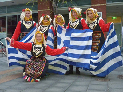 Oι ελληνικές κοινότητες της Αυστραλίας καταγγέλλουν τη Χρυσή Αυγή