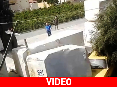 Απίστευτο fail: Ογκόλιθος πέφτει πάνω σε αμάξι στο Ηράκλειο Απίστευτο fail: Ογκόλιθος πέφτει πάνω σε αμάξι στο Ηράκλειο