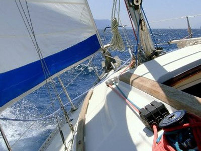 Κινδύνευσαν τουρίστες με ιστιοφόρο στις Σποράδες