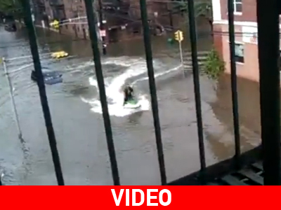 Έκανε jet ski στον δρόμο!