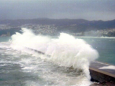 Τα μποφόρ κρατούν δεμένα τα πλοία στα λιμάνια