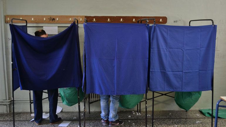 Άνοιξαν οι κάλπες