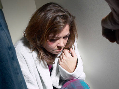 SEXUALITY: Χτυπούν μια γυναίκα