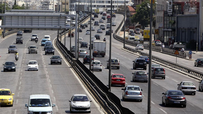 Καραμπόλα 10 αυτοκινήτων στον Κηφισό