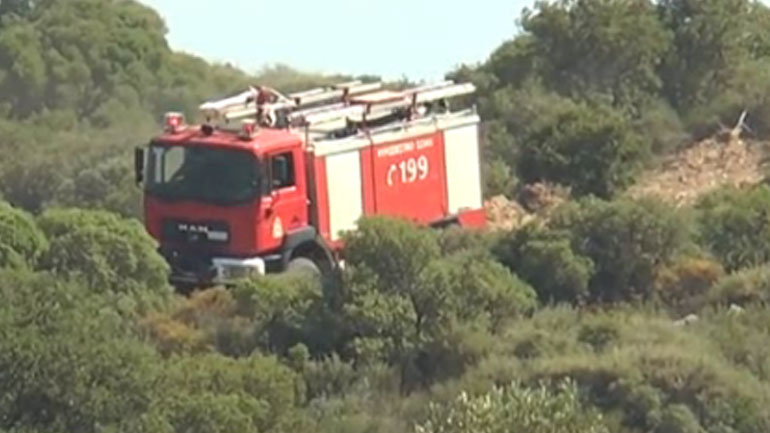 Σε εξέλιξη η επιχείρηση κατάσβεσης της φωτιάς στη Χαλκιδική