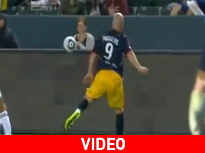 Όταν η μπάλα «ξυρίζει» κεφάλια