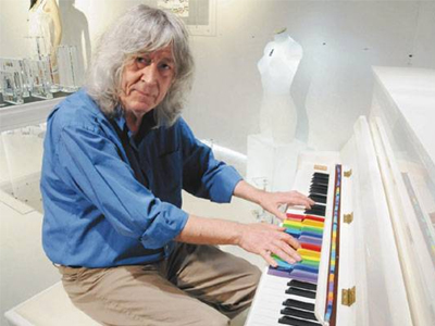 Επιστρέφει στο πάλκο ο Λουκιανός Κηλαηδόνης