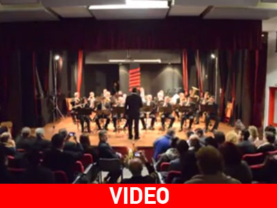 Φιλαρμονική από τη Βουλγαρία παίζει συρτάκι