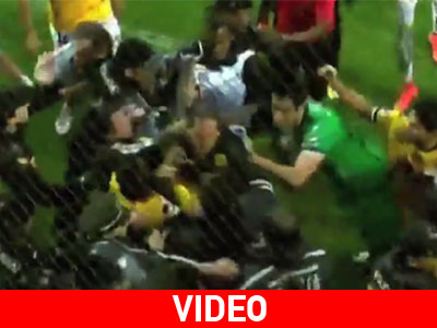 Διαιτητής απέβαλε δύο τερματοφύλακες και ξεκίνησαν επεισόδια