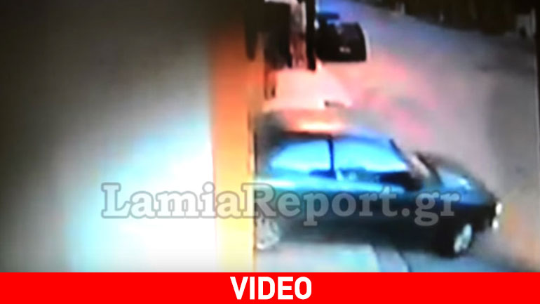 Λαμία: Κάνει όπισθεν στην τζαμαρία για να ληστέψει το κατάστημα