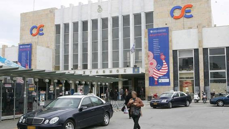 Λάρισα: Μαχαίρωσαν φοιτητή των ΤΕΙ στον σταθμό του ΟΣΕ